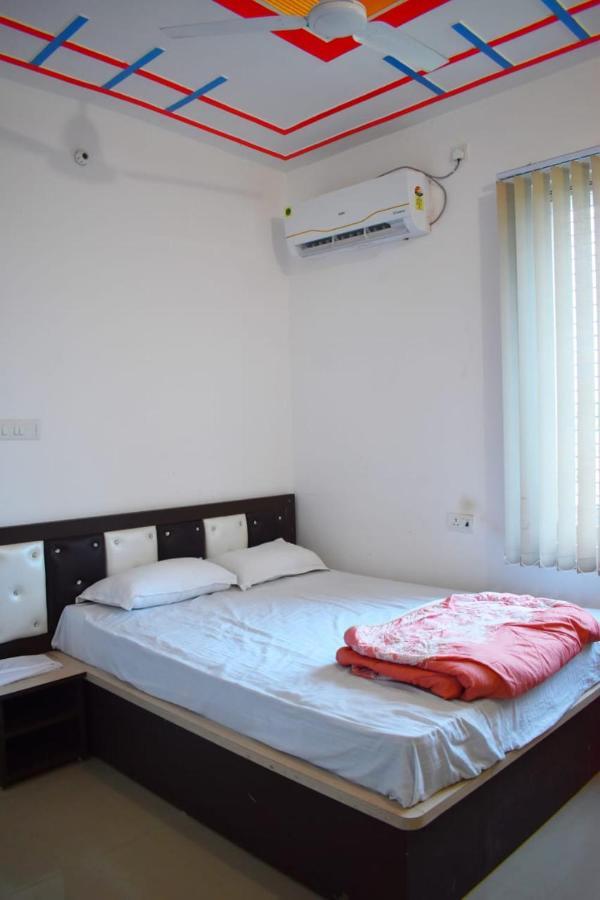 Hotel Vishal Buxar 외부 사진