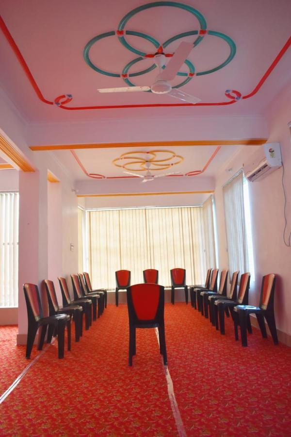 Hotel Vishal Buxar 외부 사진