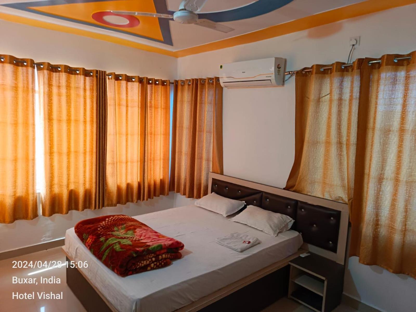 Hotel Vishal Buxar 외부 사진